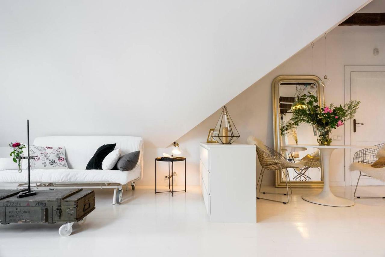 Apartament Z Widokiem Na Klasztor Privatunterkunft